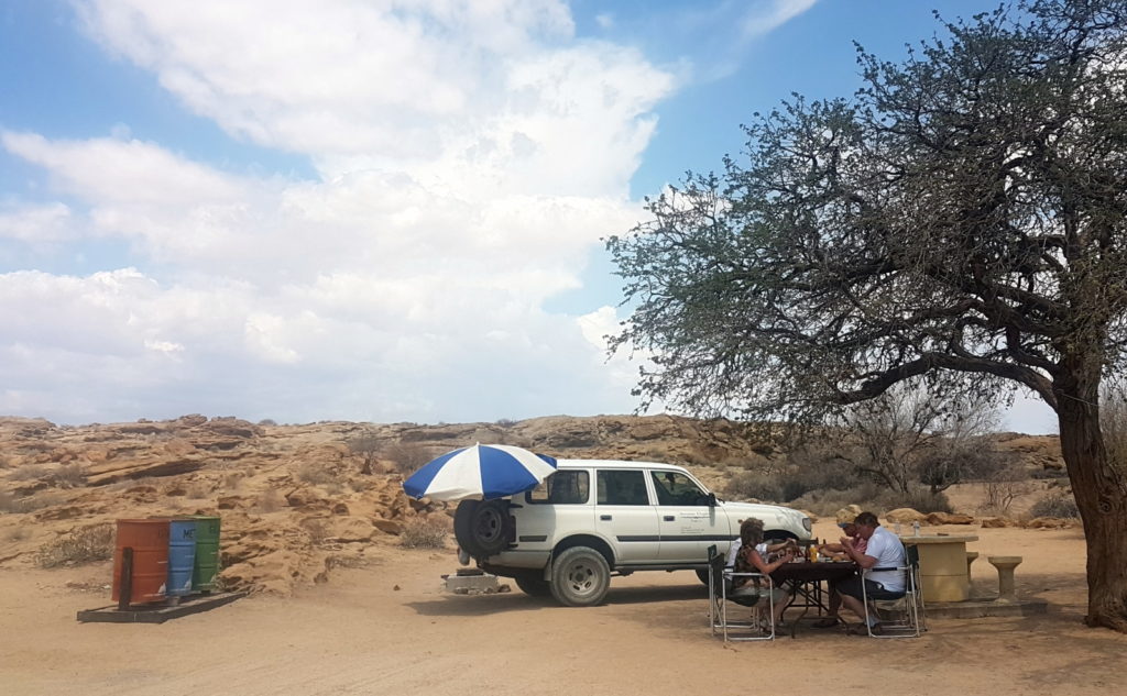 Blutkoppe Lunch
Group on Ganab tour having BBQ lunch at Blutkoppe.